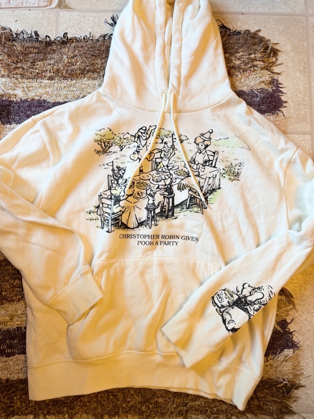 Disney Winnie the Pooh size large hoodie!